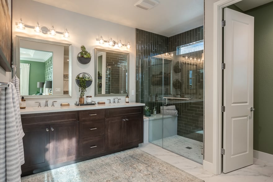 16 Master Bathroom