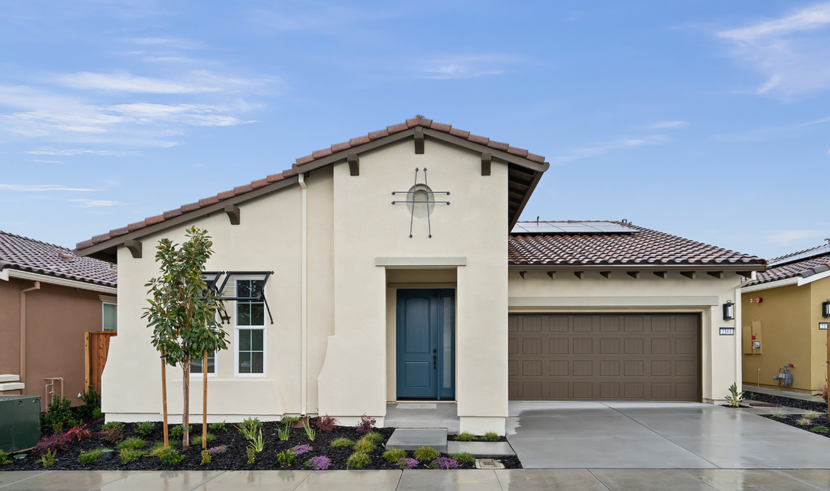 Exterior_03-IAM7208_136